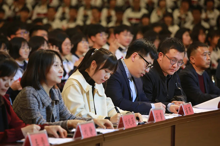 评委老师专业、公正的评价