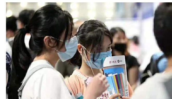 今年招生遇冷严重的大学,本科一批无人问津,无奈降30分招人